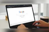 Novo layout aparece apenas para poucos usuários que estavam deslogados na conta Google