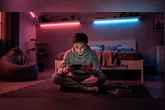 Discord permite criar comunidades, chamadas de servidores, com canais de texto, voz, vídeo e transmissões em tempo real.