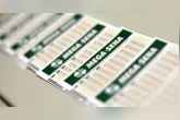A Mega-Sena pode pagar R$ 3,5 milhões nesta quinta-feira (13/08). O concurso 3.044 será sorteado às 21h, e as apostas podem ser feitas até as 20h.