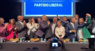 Imagem ilustrativa da notícia: Flávio Bolsonaro anuncia Alfredo Gaspar como candidato a vice