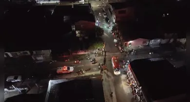 Imagem ilustrativa da notícia: Bombeiros controlam incêndio que destruiu quatro casas em Tucuruí