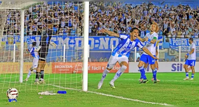 Imagem ilustrativa da notícia: Carrerette lidera notas do Paysandu em virada sobre o Confiança