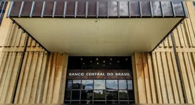 Imagem ilustrativa da notícia: Banco Central corta juros e baixa taxa Selic para 14% ao ano