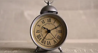 Imagem ilustrativa da notícia: Entenda o significado e de onde veio a expressão “cheio de nove horas”