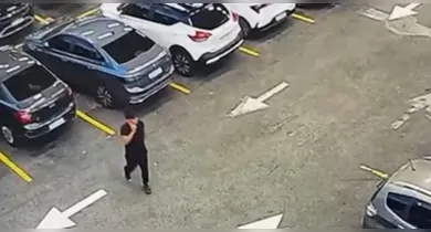 Imagem ilustrativa da notícia: Dupla é presa por furtos em estacionamentos de supermercados em Belém 