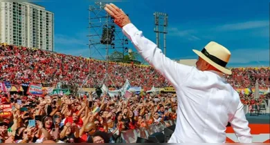 Imagem ilustrativa da notícia: Lula faz primeiro ato e defende maioria no Congresso Nacional