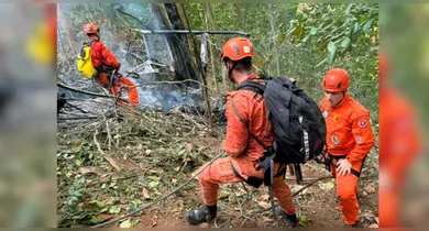 Imagem ilustrativa da notícia: Queda de helicóptero no Rio de Janeiro deixa quatro pessoas mortas
