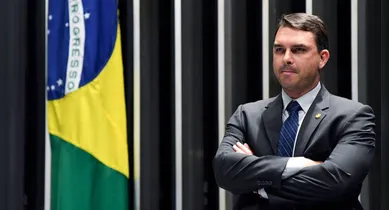 Imagem ilustrativa da notícia: TSE restabelece filiação de Flávio Bolsonaro ao PL para garantir candidatura