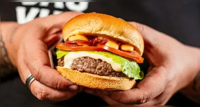 Imagem ilustrativa da notícia: Chefs revelam os segredos para preparar o hambúrguer perfeito em casa
