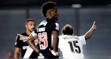 Imagem ilustrativa da notícia: Remo sai da vice-lanterna após derrota do Vasco para o Santos