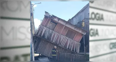 Imagem ilustrativa da notícia: Casa de madeira desaba parcialmente em Belém; Defesa Civil interdita via