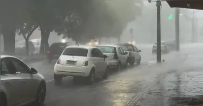 A consequência são tempestades mais intensas, com descarga elétrica e possibilidade de granizo.