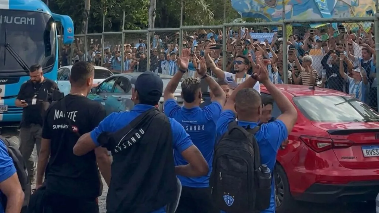 Imagem ilustrativa da notícia: Torcida do Paysandu faz festa antes de decisão pelo acesso