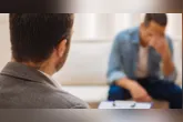 Reconhecer os sinais de ansiedade e esgotamento pode ajudar a buscar apoio e preservar a saúde emocional.