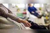 Saúde mental deve fazer parte do cuidado integral de pacientes com câncer, desde o diagnóstico até as diferentes etapas do tratamento.