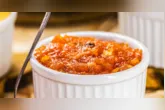 O doce de abóbora com coco é uma sobremesa tradicional, fácil de preparar e que combina com queijo fresco ou meia-cura.