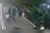 Treze pessoas foram indiciadas pela morte do ciclista Cláudio Rafael Landeiro Moreira, espancado após uma acusação de furto de bicicleta em Copacabana, no Rio de Janeiro.