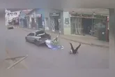 O homem também consegue se levantar rapidamente