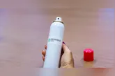 Durante a cicatrização, o organismo metaboliza e absorve o polímero