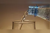 Água mineral com coliformes:  medida tem caráter cautelar e preventivo e permanecerá válida enquanto as autoridades realizam as avaliações necessárias para verificar a segurança do produto.