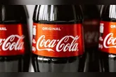 A empresa Coca-Cola fechou fábricas na África do Sul e Estados Unidos