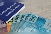 O dinheiro da primeira parcela cai na conta do trabalhador até o dia 30 de novembro
