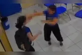 Uma aluna desferiu os golpes contra a professora na tarde da sexta-feira (11).