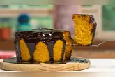 Com poucos ingredientes e um equipamento cada vez mais presente nas cozinhas brasileiras, o bolo de cenoura na airfryer se torna uma alternativa acessível e saborosa para qualquer hora do dia.