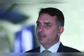 Suspensão envolve nserções televisivas exibidas na última quarta-feira (14/10), com o título “Propostas de Flávio para mudar o Brasil. Flávio vai fazer o Smart Brasil”.