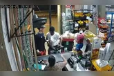 Os suspeitos levaram até a gaveta da máquina registradora do mercadinho