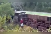 O ônibus que transportava pacientes do TFD caiu na ribanceira na estrada