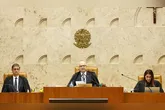 As discussões entre os ministrou sobraram até para Edson Fachin (ao centro), presidente do STF