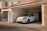 Carros elétricos usados tiveram forte desvalorização e podem ser encontrados por menos de R$ 100 mil, mas exigem cuidados específicos antes da compra.