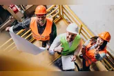 Mercado de trabalho brasileiro registra queda no desemprego e recorde no número de pessoas ocupadas.