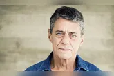 Chico Buarque e Raí estão entre os signatários de manifesto publicado pelo jornal francês Le Monde sobre as eleições brasileiras.