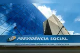 Nova regra prevê pagamento de benefício a mulheres vítimas de violência doméstica que precisarem se afastar do trabalho.