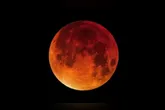 O eclipse poderá ser acompanhado a olho nu de qualquer ponto do território nacional, desde que as condições meteorológicas permitam a visualização do céu.