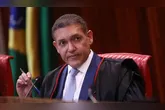 Na representação, o parlamentar acusa o magistrado de crime de responsabilidade por sua atuação em processos que, segundo a denúncia, teriam interesse para o Banco Master