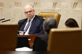 O ministro Edson Fachin avalia substituir André Mendonça no caso de investigação do Banco Master.