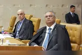 Ministros do STF defendem nova análise sobre o diploma de jornalismo. Entenda as implicações e o contexto dessa discussão.