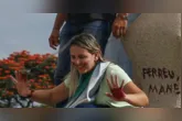 Defesa busca autorização para que ela possa sair durante o dia para trabalhar e retomar parte da atividade profissional como cabeleireira.