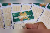 Mega-Sena 3067 teve 14 vencedores em SP. Prêmios de até R$ 100 mil e próximo sorteio dia 8.