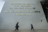 Segundo a nota do MPO, a realocação será feita sem elevar o teto de despesas nem alterar a meta de resultado primário.