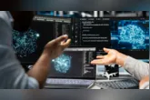 Dario Amodei, CEO da Anthropic, defende mais cautela no desenvolvimento da inteligência artificial e alerta para os riscos de sistemas capazes de contribuir para a própria evolução.