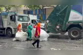 Prefeitura de Belém realiza limpeza da Avenida Presidente Vargas após o Círio de Nazaré, retirando resíduos da procissão de Nossa Senhora de Nazaré.