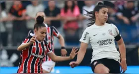 O São Paulo venceu o Corinthians por 2 a 1, neste sábado (26/09), na Neo Química Arena, pelo primeiro jogo da final do Brasileirão Feminino 2026. Com o resultado, o Tricolor joga pelo empate no Morumbis para conquistar o título.