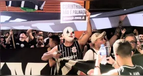 Torcedores cobram mudanças nas políticas do clube