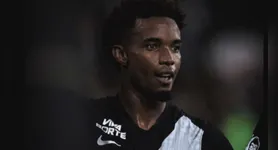 Thiago Mendes, volante do Vasco, pediu desculpas após compartilhar montagem que provocou o Boca Juniors e receber ataques racistas nas redes sociais.