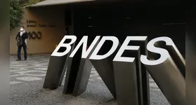 O BNDES nega crédito a clubes após a proibição das apostas no Brasil. Entenda os impactos financeiros e as reações do setor esportivo.