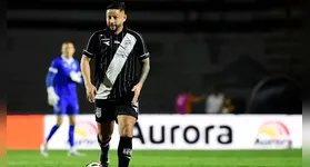 Elvis da Ponte Preta rompeu o LCA e ficará fora até 2027
